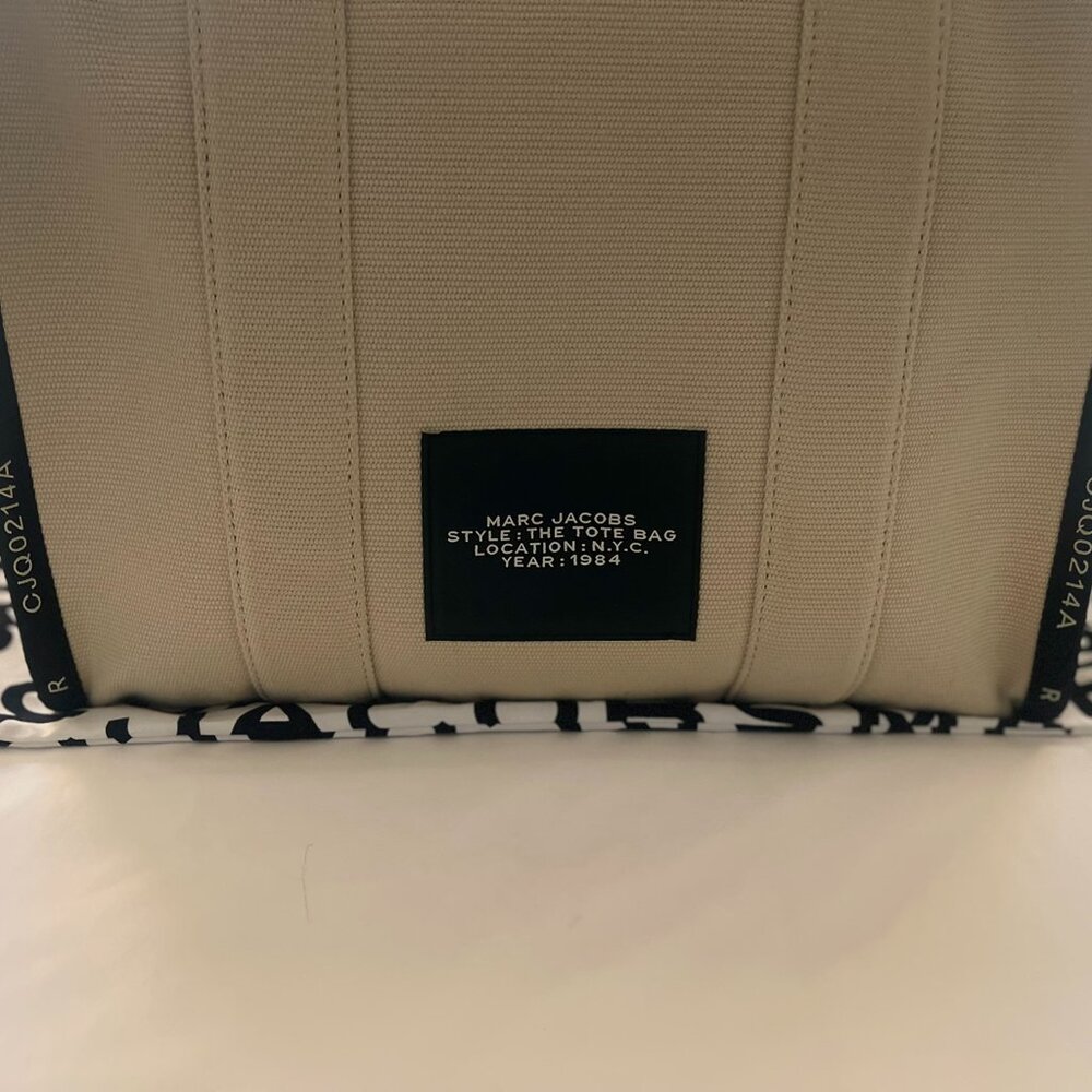 Marc Jacobs Large Tote Bag - Picture 3 of 6